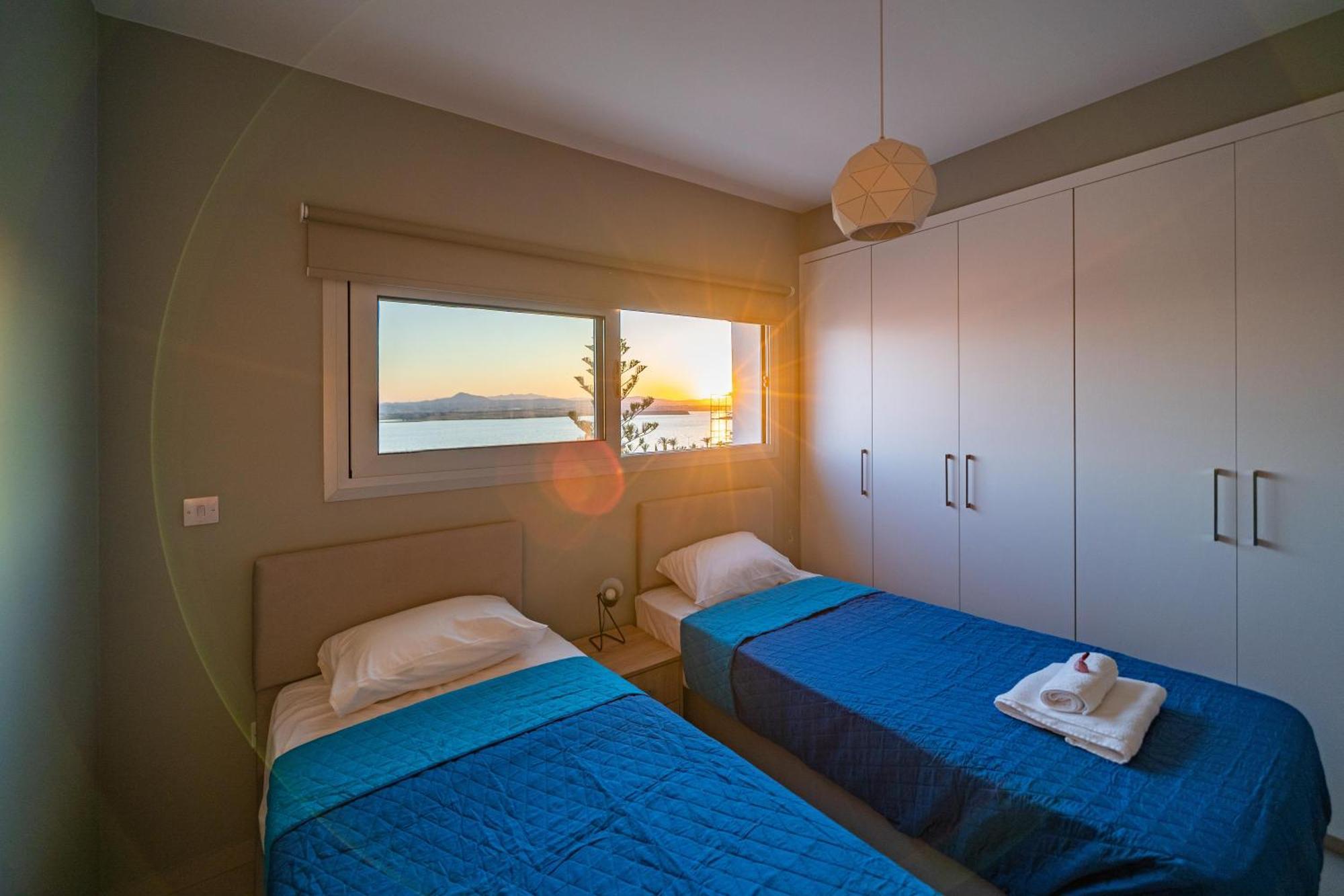 Majestic Sunset Salt Lake Views 300M From Beach Larnaca Esterno foto