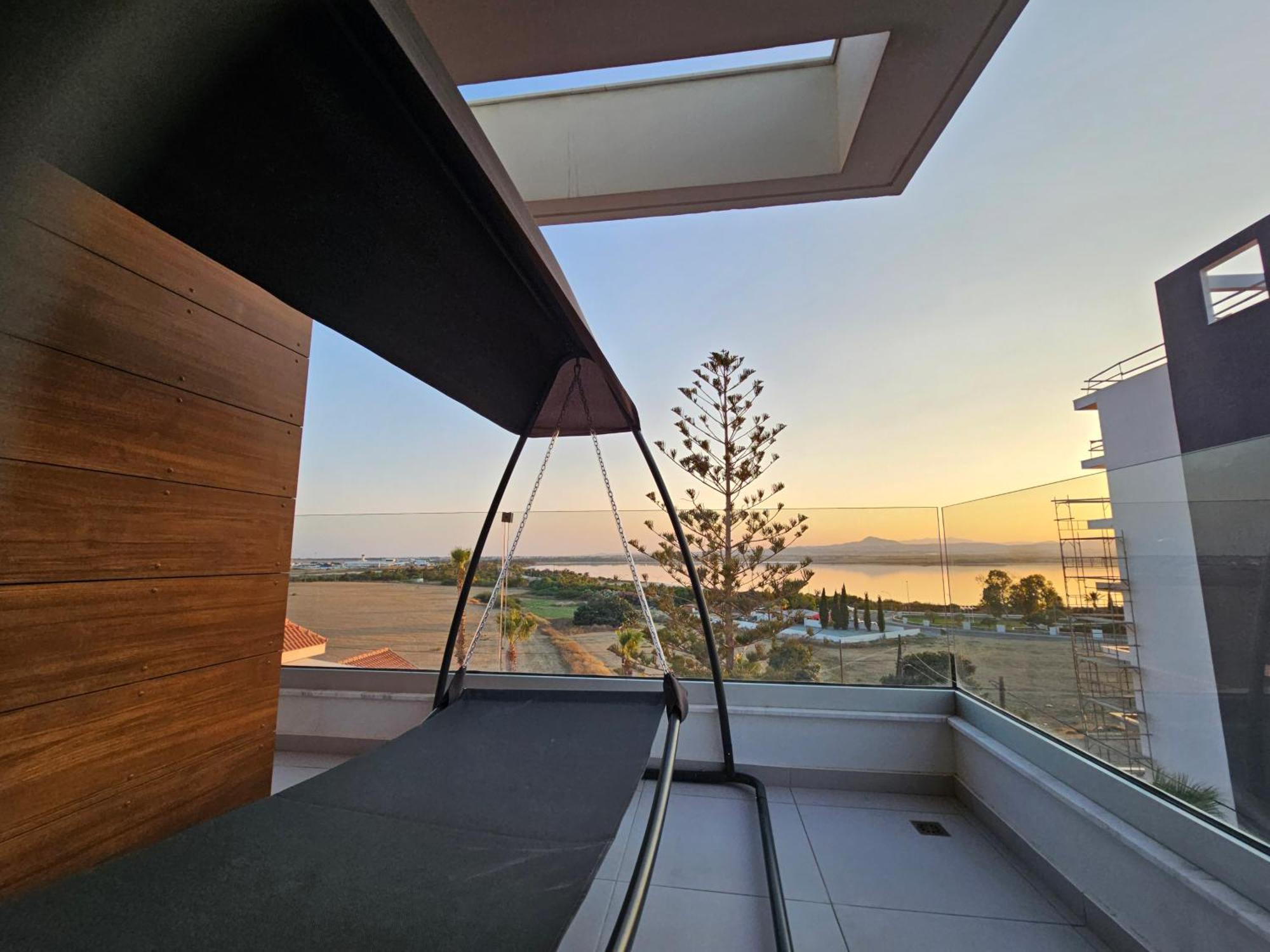 Majestic Sunset Salt Lake Views 300M From Beach Larnaca Esterno foto