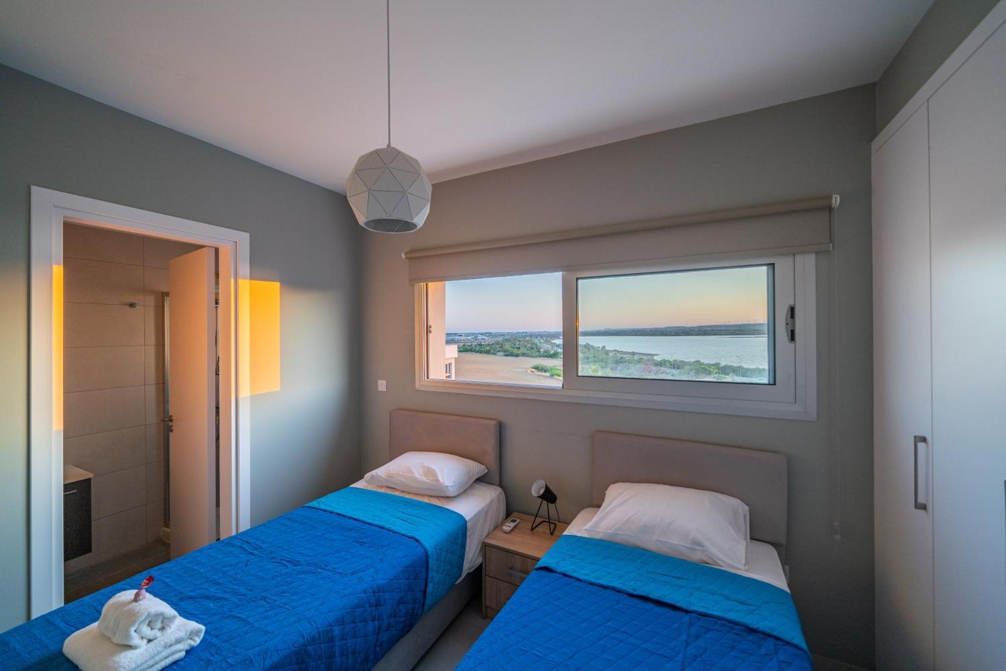 Majestic Sunset Salt Lake Views 300M From Beach Larnaca Esterno foto